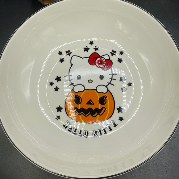 24HR DROP ⬇️ Hello Kitty Halloween plate & Bowl Set - Picture 7 of 9